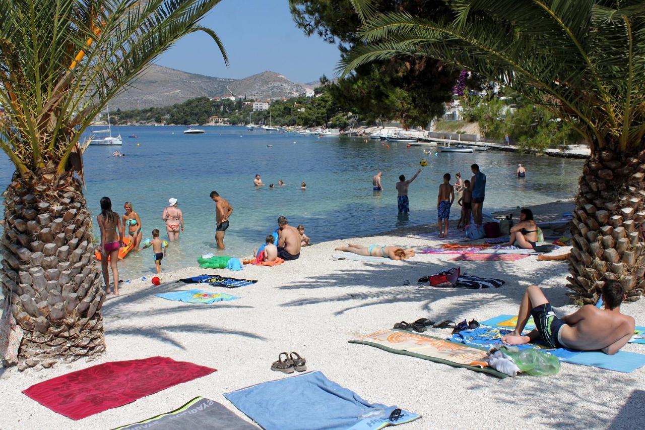Apartments By The Sea Trogir - 11895 المظهر الخارجي الصورة