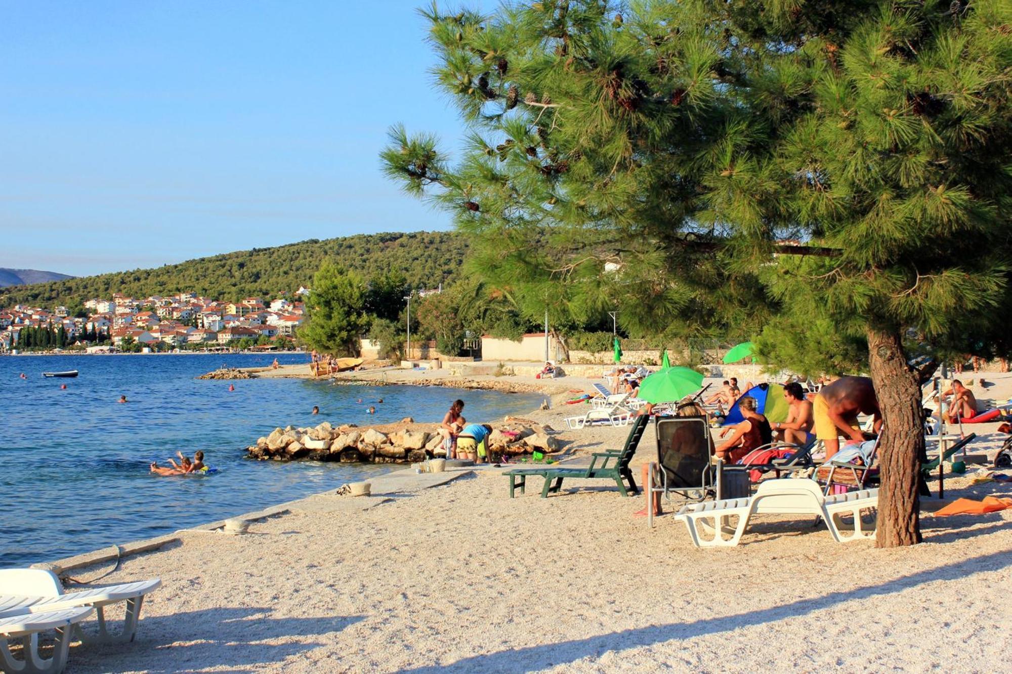 Apartments By The Sea Trogir - 11895 المظهر الخارجي الصورة