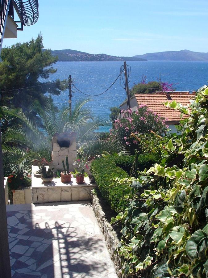 Apartments By The Sea Trogir - 11895 المظهر الخارجي الصورة