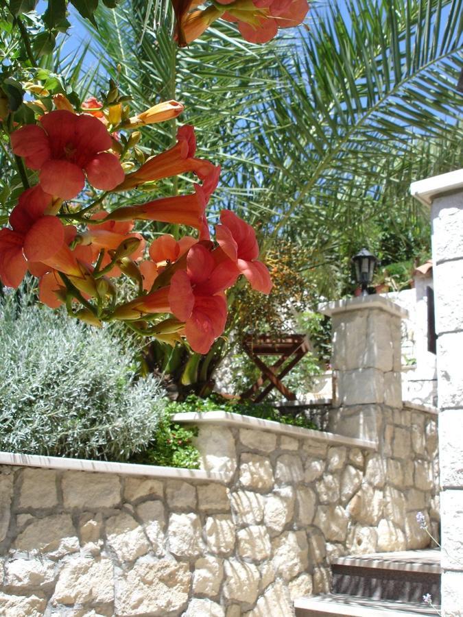 Apartments By The Sea Trogir - 11895 المظهر الخارجي الصورة